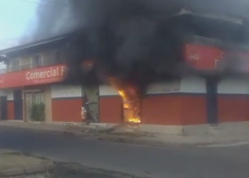 Comércio pega fogo na região da Santa Maria da Codipi
